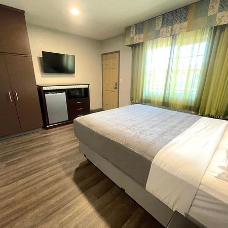 Sequoia Motel Fresno Esterno foto